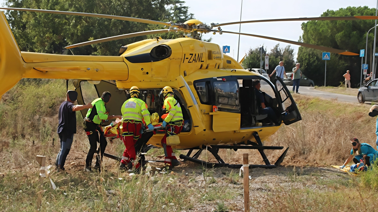 Necessario l’intervento dell’elicottero Pegaso che ha trasportato la persona più grave al centro grandi ustionati dell’ospedale di Cisanello a Pisa