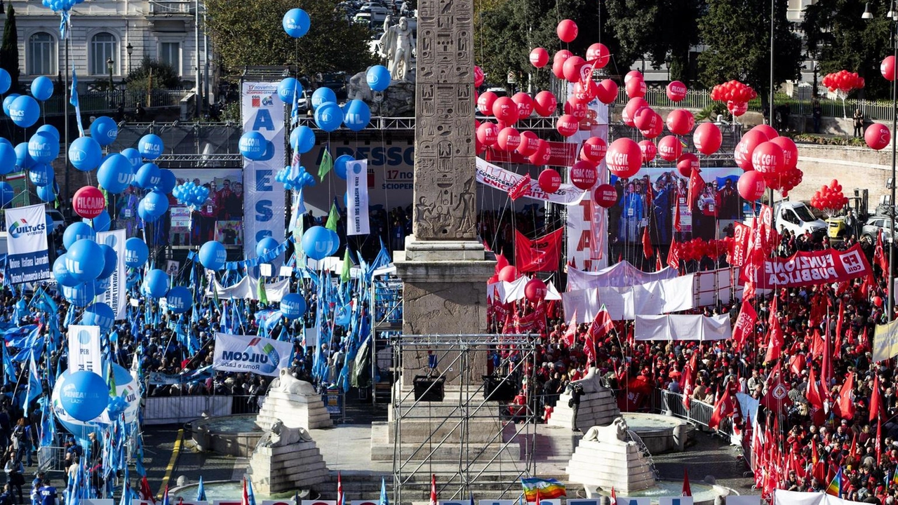 Una manifestazione di Cgil e Uil