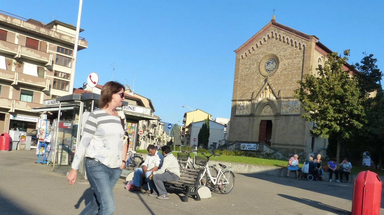 Il progetto di riqualificazione di piazza Saione ad Arezzo suscita preoccupazioni tra i commercianti per la possibile riduzione dell'accessibilità e la modifica del flusso veicolare. Confesercenti esprime criticità e chiede maggiore attenzione alle esigenze delle attività economiche.