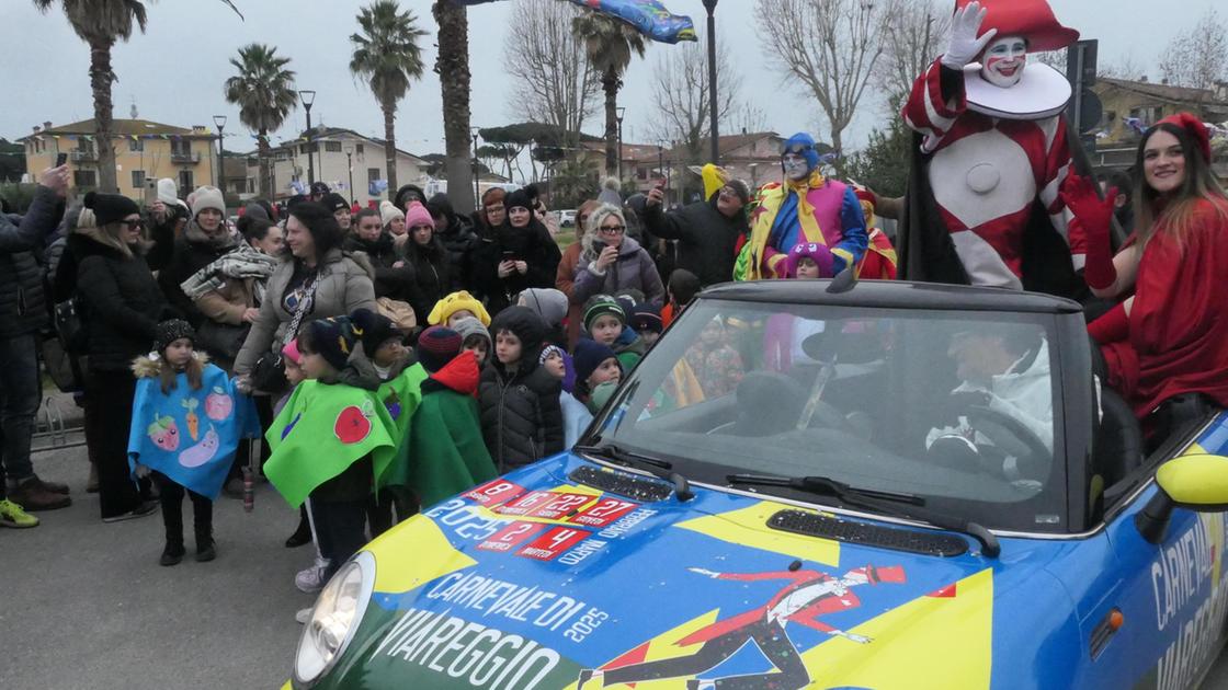 A tavola per "La cena del Baroni". Con un omaggio alla carta a calco