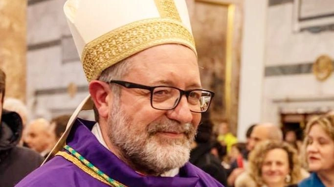 Il vescovo di San Miniato, monsignor Giovanni Paccosi, si rivolge ai ragazzi e alle ragazze