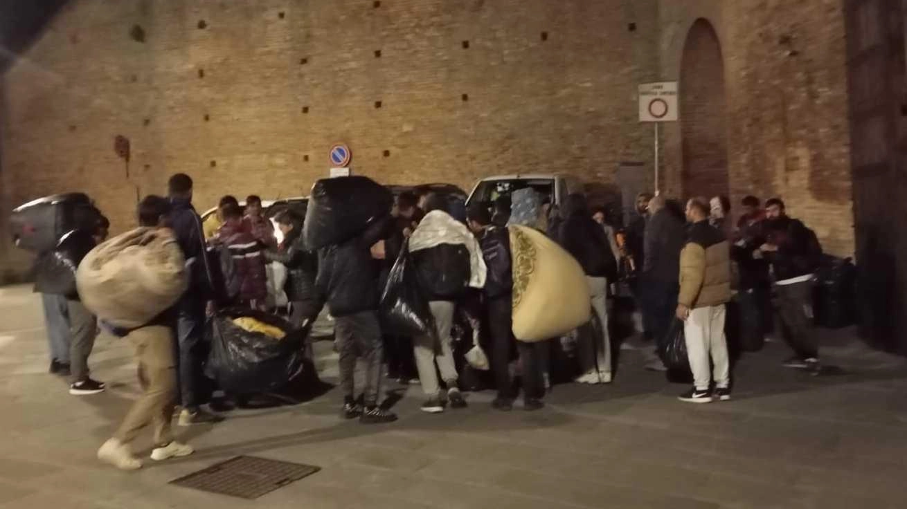 Sgomberati i pakistani. Oggi la protesta in piazza davanti alla prefettura