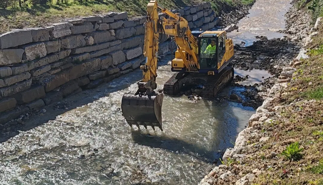 Montemurlo, iniziati i lavori di dragaggio del torrente Bagnolo