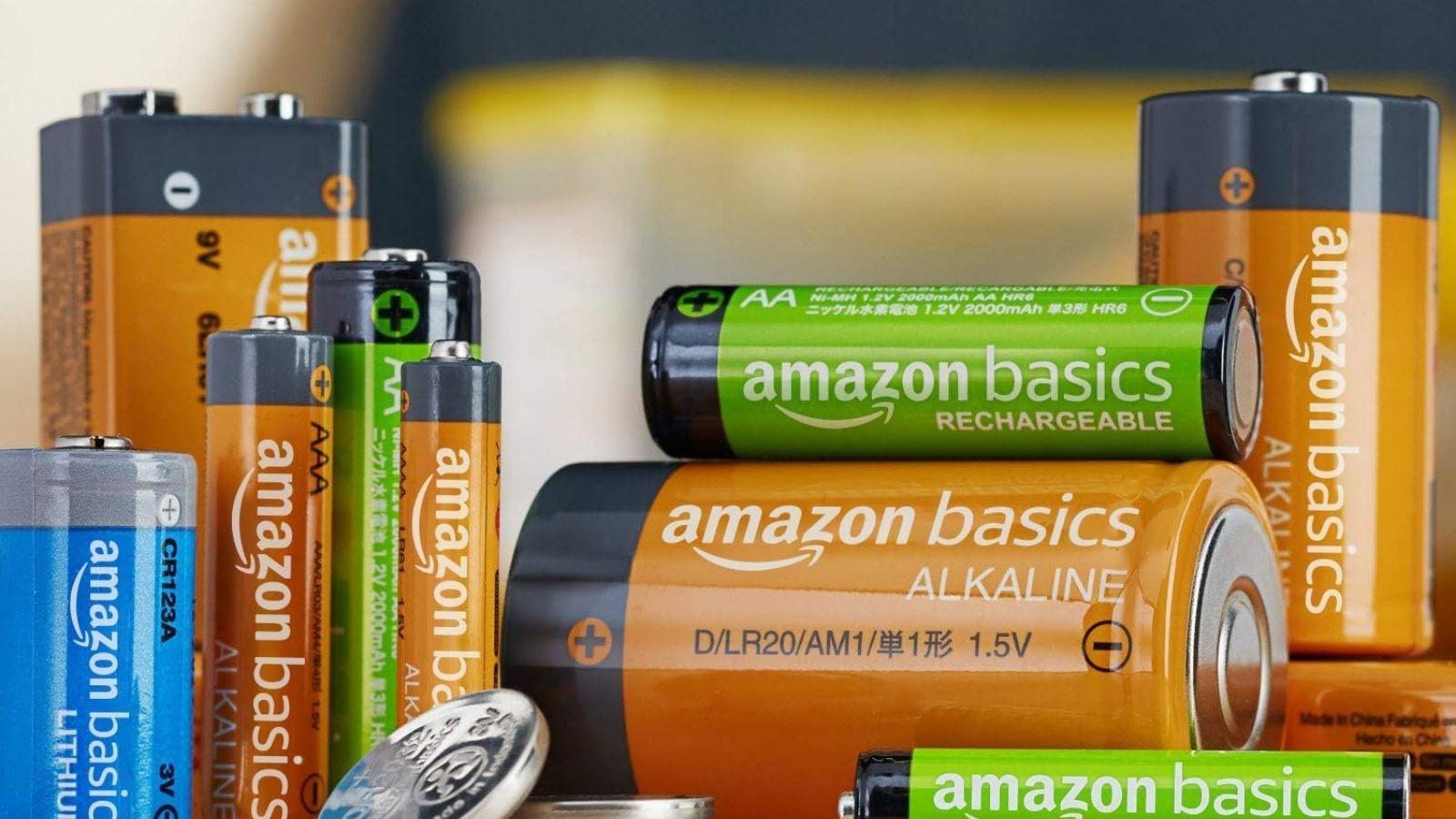 Fai scorta di batterie: una confezione da 6 batterie AA ricaricabili Amazon Basics è in offerta ad un SUPER PREZZO