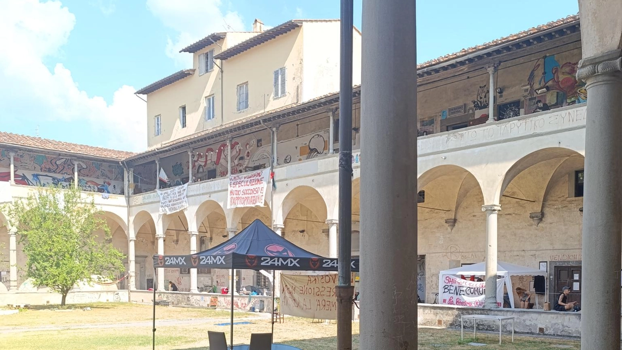 Alcune postazioni degli studenti all'interno del chiostro