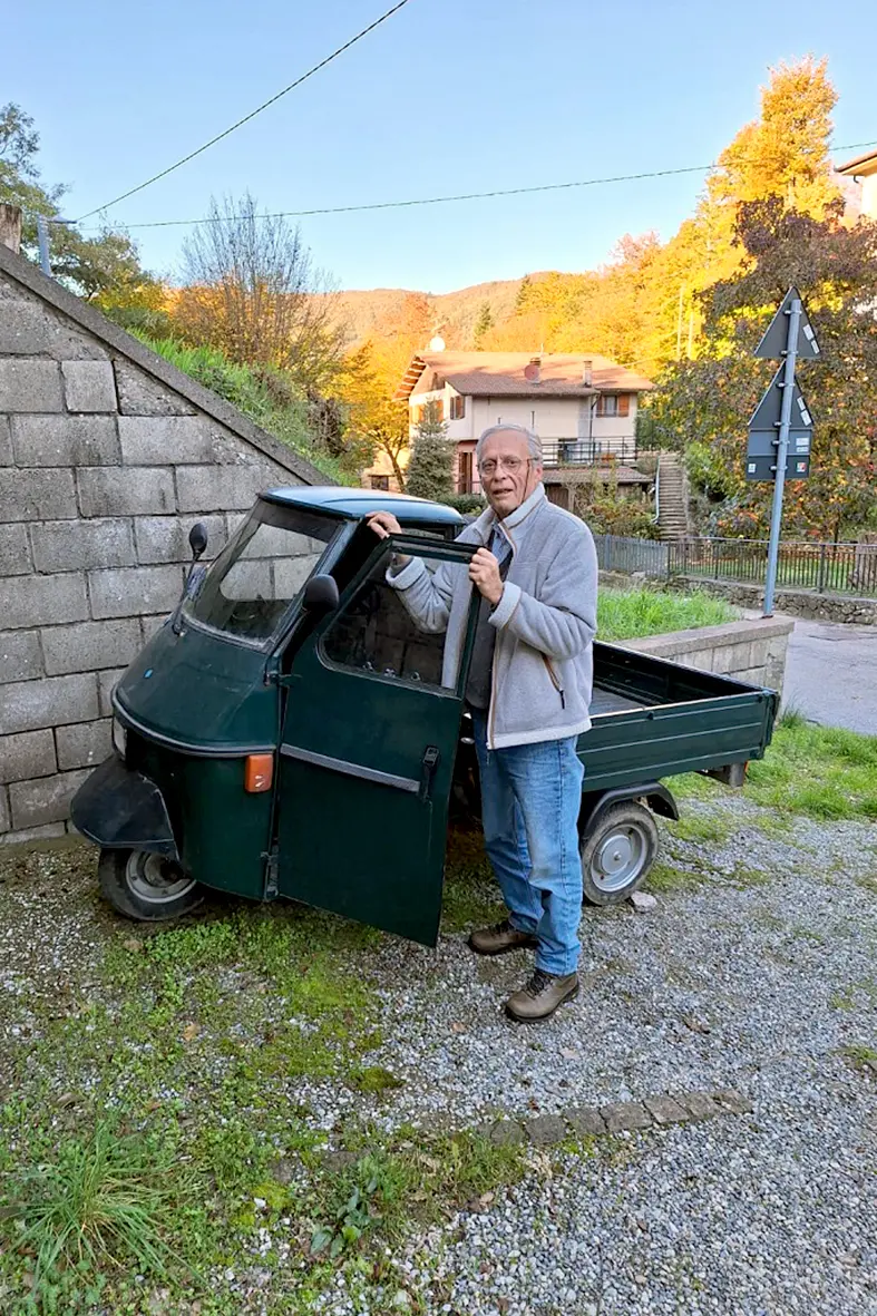 Gli arriva una multa da Napoli, ma Claudio e il suo Ape non si sono mossi da casa