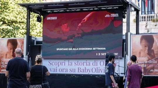 Domani il maxi schermo in piazza Napoleone con il video “Pro vita“