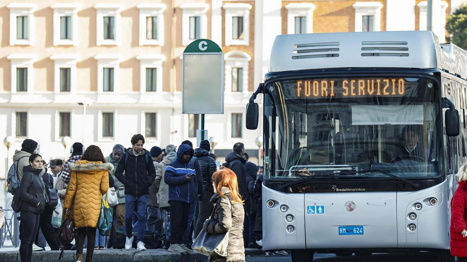 A Roma metro chiuse per sciopero, l'8/11 è stop nazionale