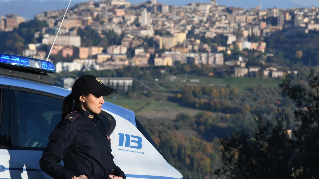 La donna chiede aiuto alla polizia: il figlio era in casa nonostante il provvedimento di allontamento. II giudice ha convalidato l’arresto del trentenne e disposto la custodia cautelare in carcere.