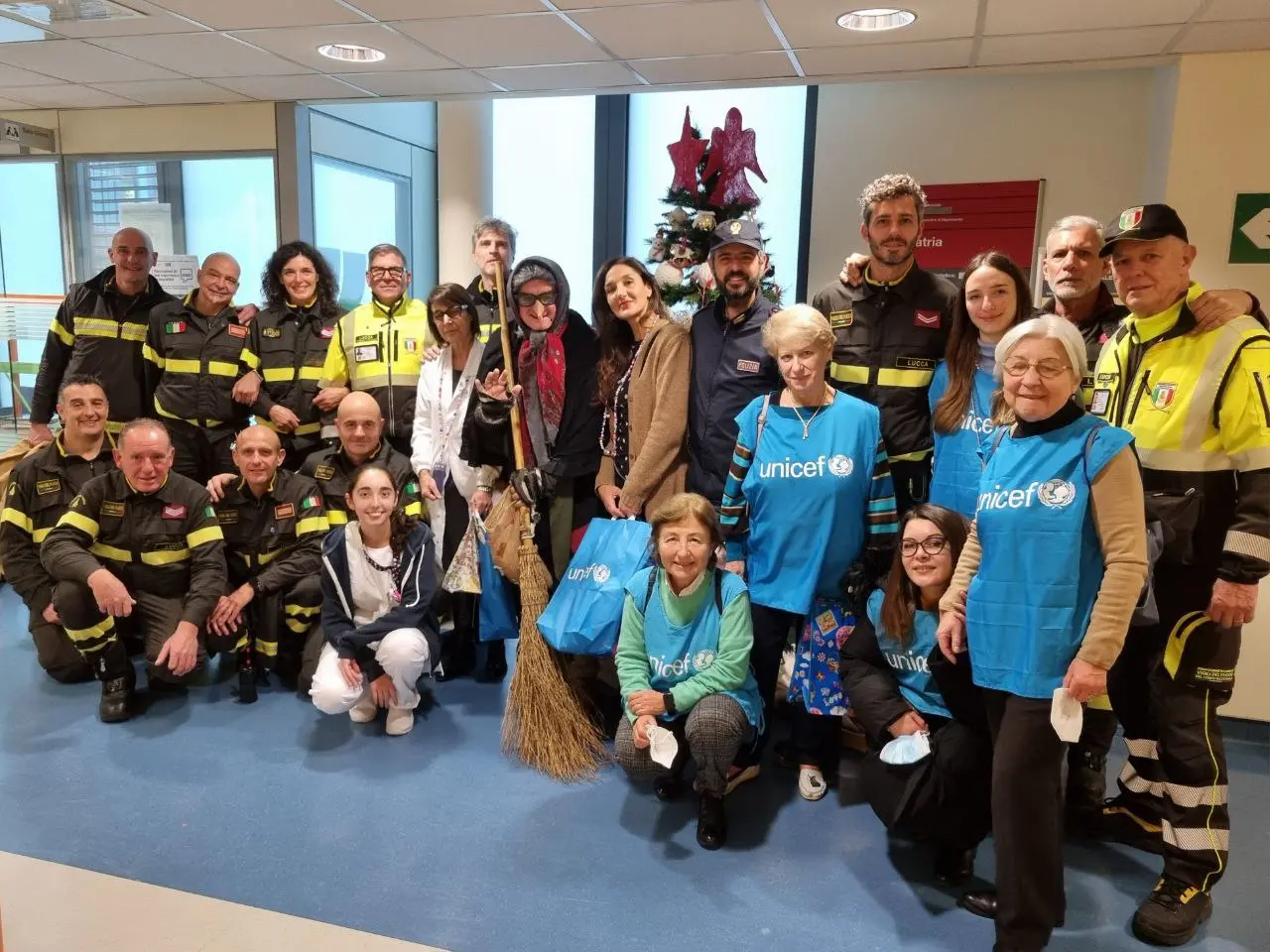 Lucca, in ospedale è arrivata la Befana