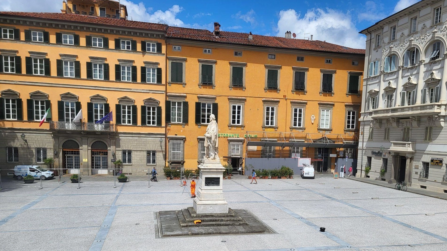 Piazza del Giglio, stasera si accende l’illuminazione a led