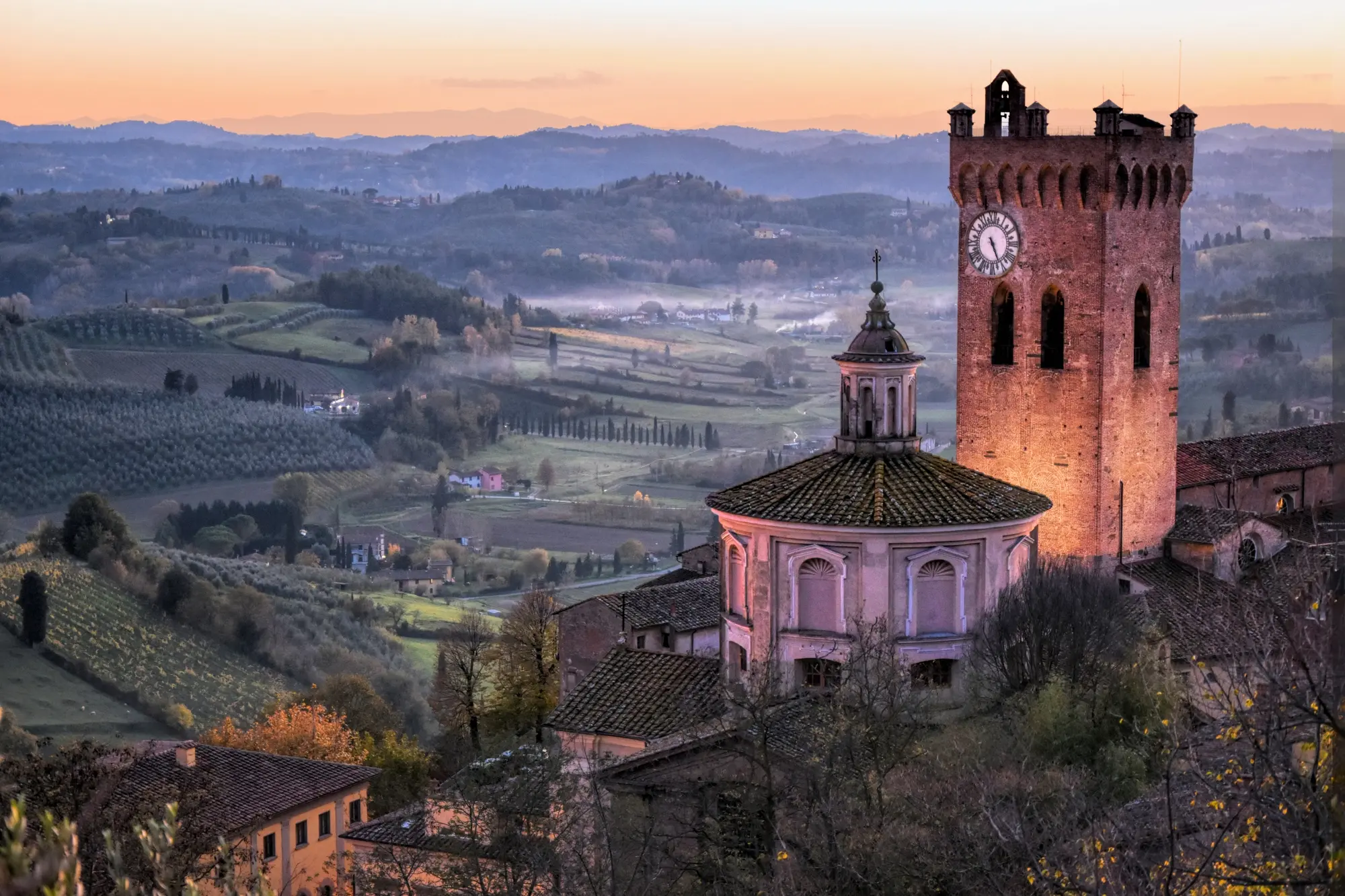 "Fine della guerra? Da qui si vede il mare”, la performance a San Miniato