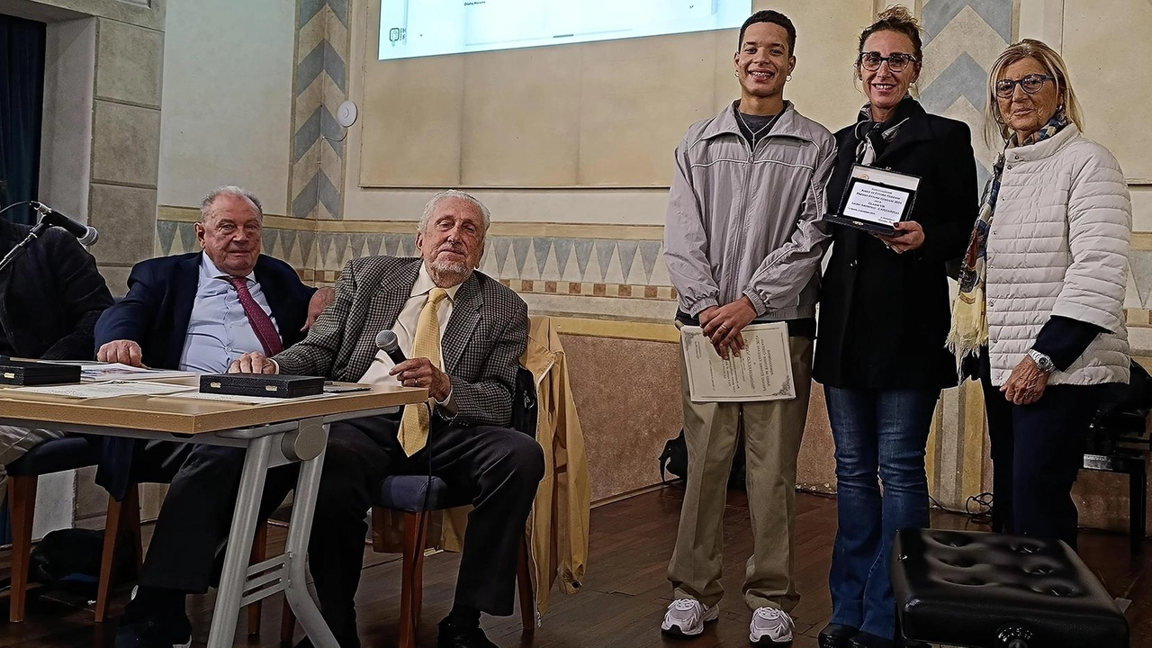 Sala Dante nel segno di Cozzani. Sentito l’omaggio a Vaccarone