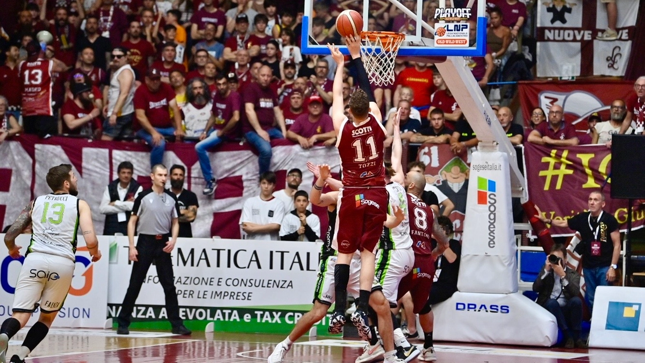 Basket, la Libertas vola in semifinale: Faenza si arrende 72-59