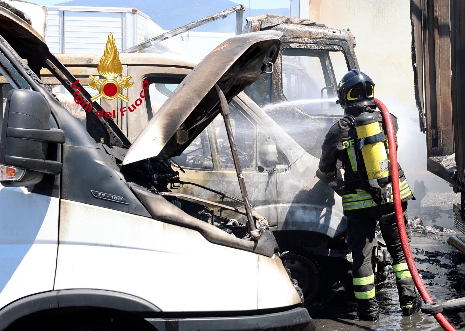 Camion fuoco da Lanazione