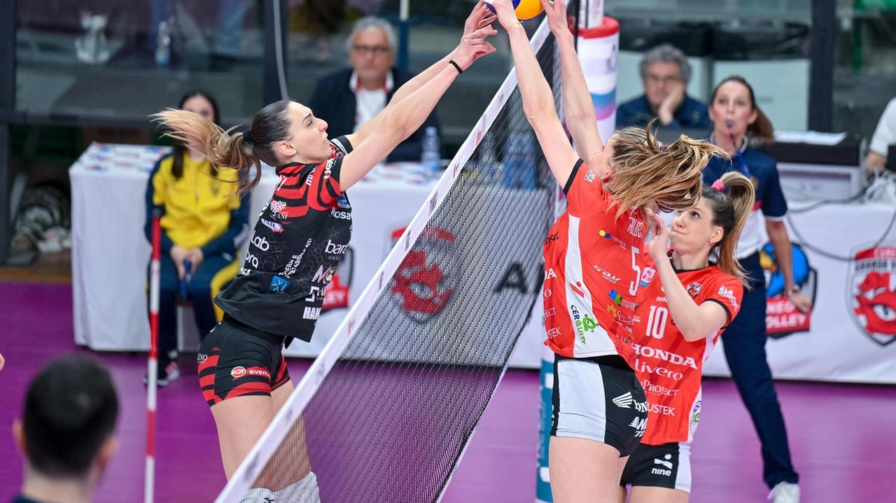 Volley serie A1 femminile. Bartoccini, chiudi i conti. Con Cuneo bastano due set