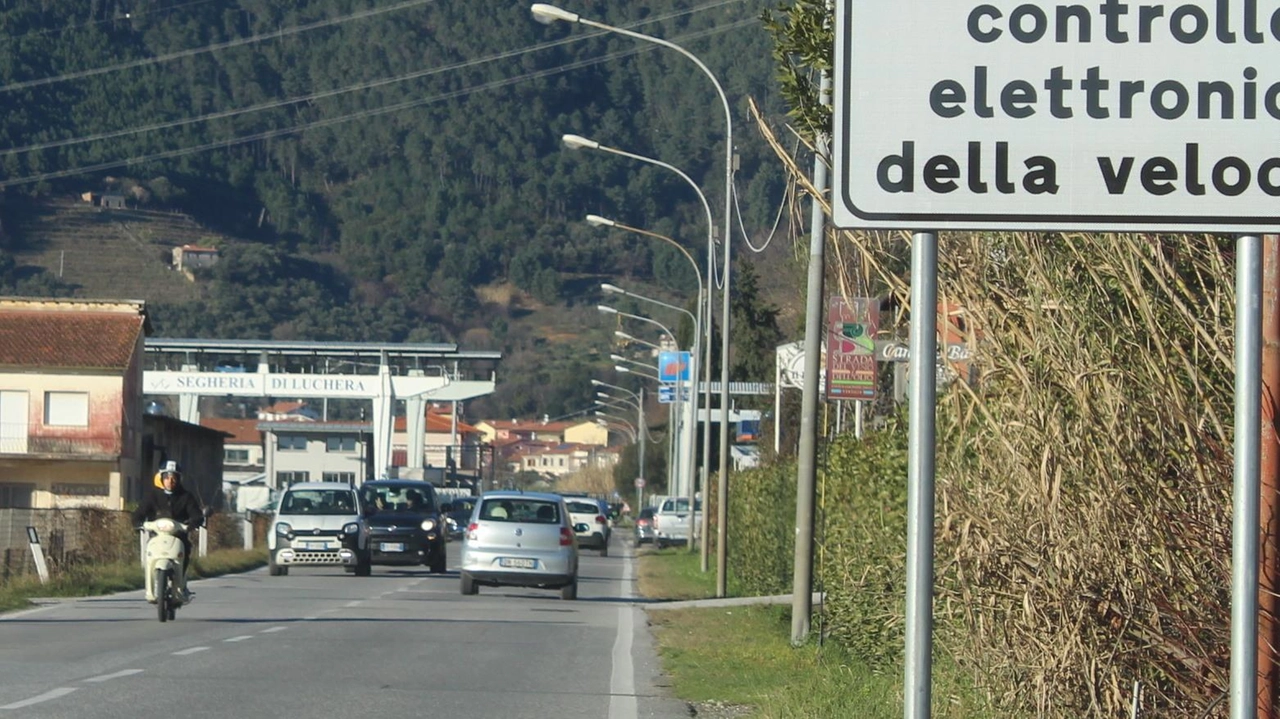 L’autovelox sulla provinciale Vallecchia in località Pontaranci. Il secondo si trova invece lato Vallecchia, all’altezza dell’ufficio postale, mentre il terzo dispositivo è collocato in zona Portone all’incrocio tra l’Aurelia e via Spirito Santo