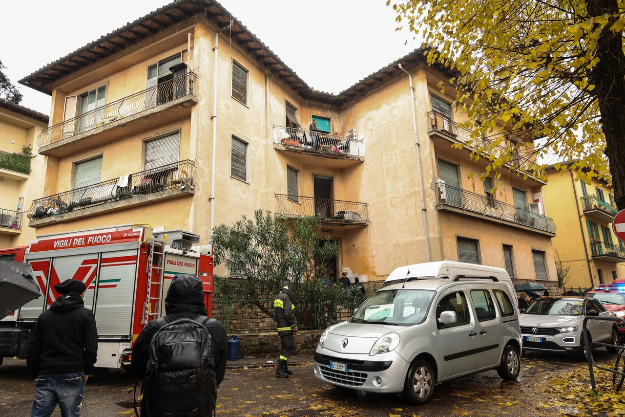 Sgombero in via Bardelli (Foto Cabras / New Press Photo)