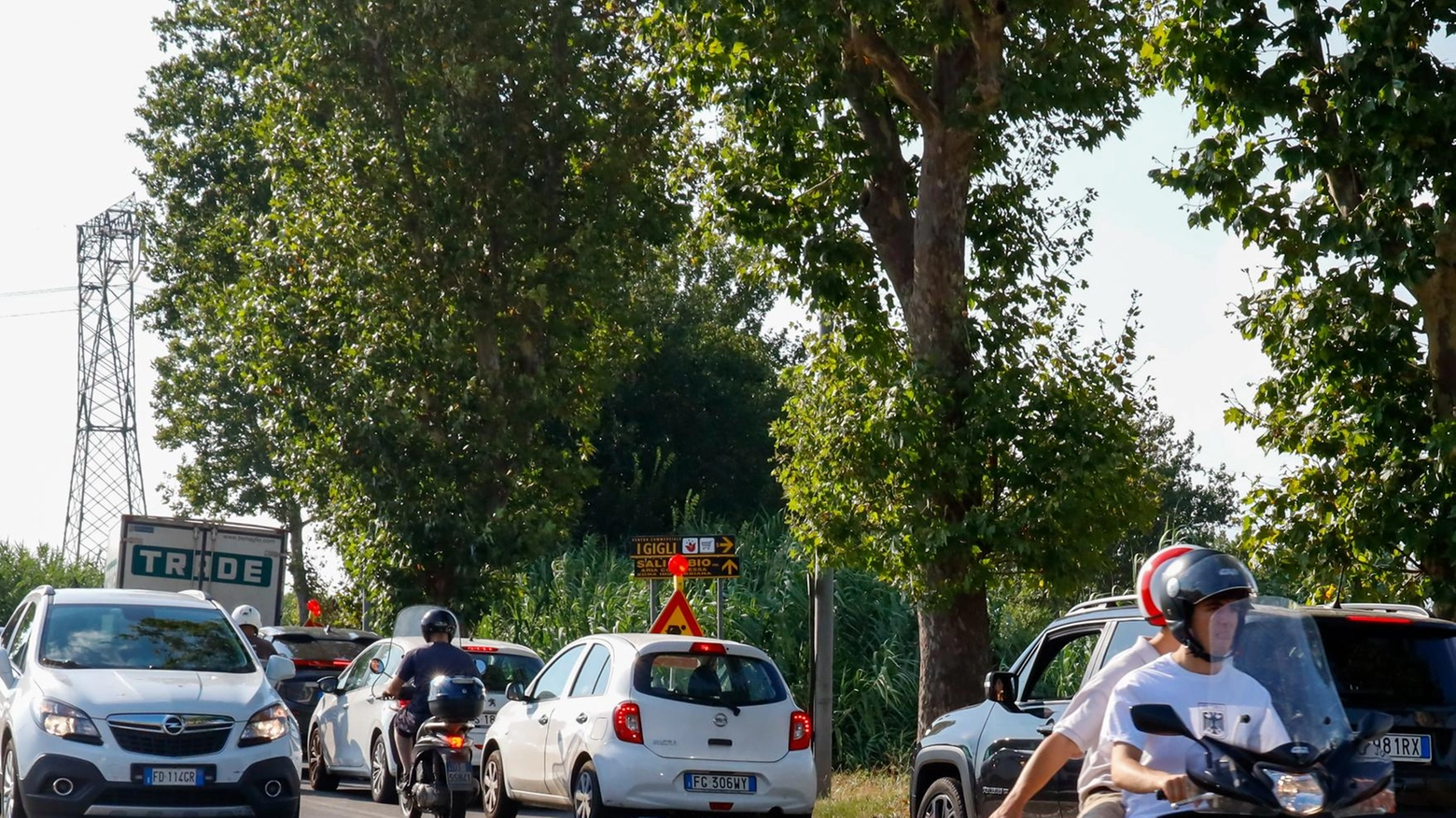 Elettrodotto, traffico in tilt per la partenza dei lavori