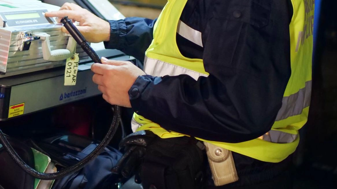 Viale Galilei, centro, S. Giusto e Vergaio le zone battute . Oltre cinquanta gli automobilisti. sottoposto all’alcoltest.