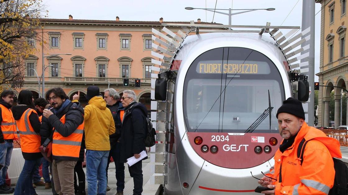 Prove tecniche della tramvia. Dalle 10 alle 18 sulla linea T2 non ci sarà la fermata Unità