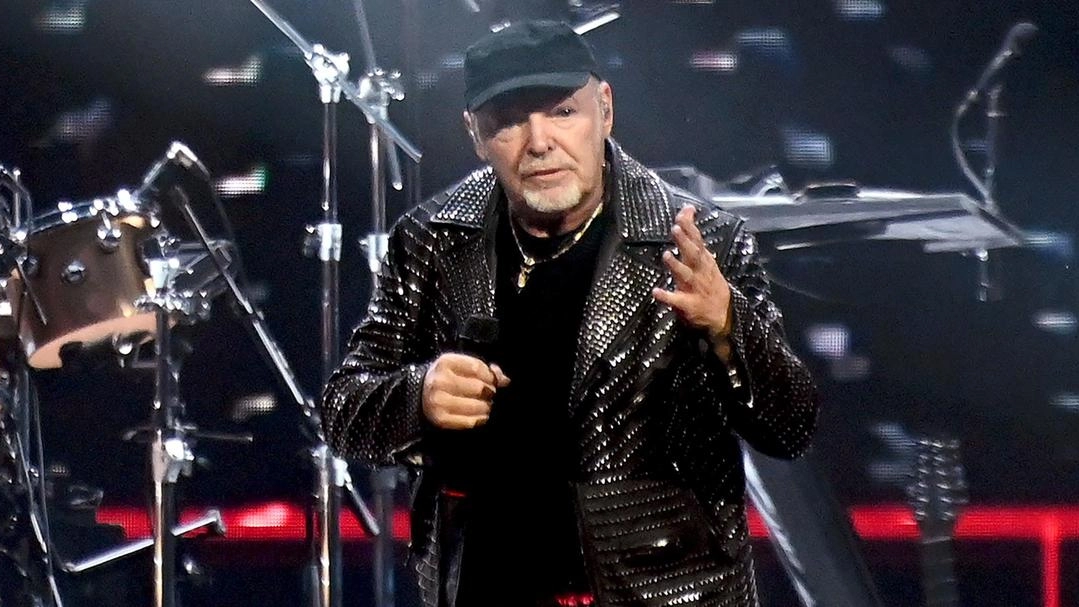 Vasco Rossi torna in concerto all’anfiteatro delle Cascine di Firenze il 5 e il 6 giugno con i suoi grandi classici che hanno fatto la storia della musica italiana