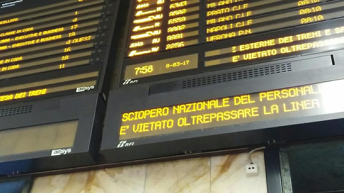 https://www.lanazione.it/image-service/view/acePublic/alias/contentid/NTNlMWY2YjctMzdjYy00/0/una-stazione-ferroviaria.jpeg?f=16:9&w=1200&h=630