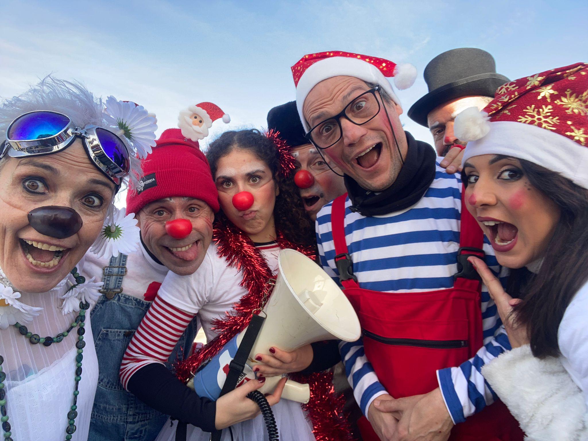 Solidarietà: all’ospedale Santa Chiara arrivano i dottori clown del “Ridolina Tour”