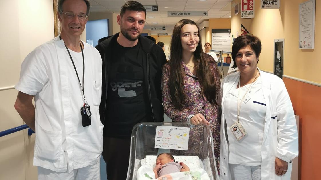 Grande festa a Massa: Virginia è la millesima bambina nata nel 2024 all’ospedale Apuane