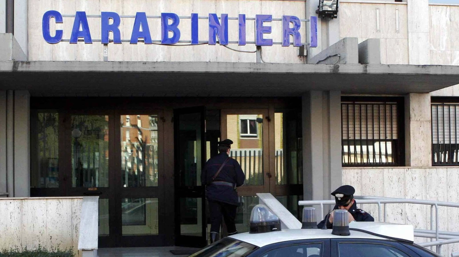 L'uomo è stato rintracciato dai carabinieri