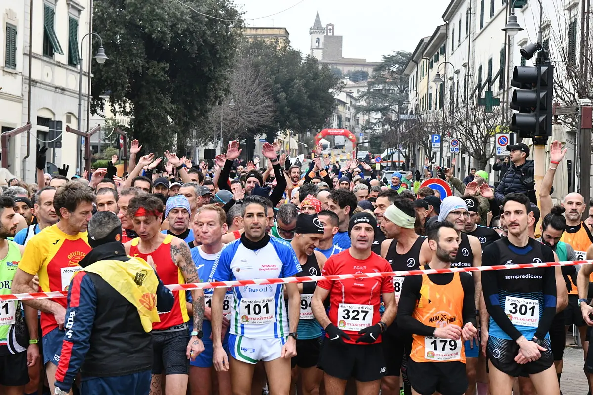 Maratonina di Vinci, di corsa in saliscendi tra le colline toscane