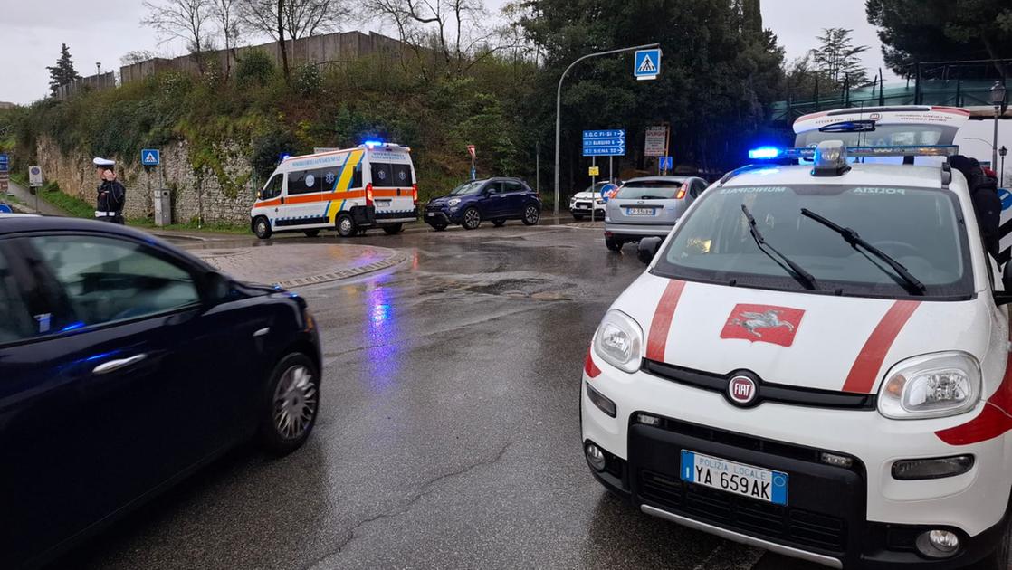 San Casciano, tamponamento tra due auto. Ferita una minorenne