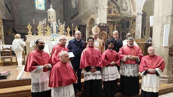 Il dono della Mozzetta. Nominato il Capitolo dei Canonici del Duomo