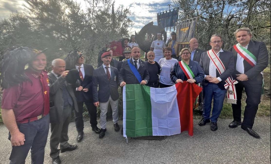 https://www.lanazione.it/image-service/view/acePublic/alias/contentid/NTZiNGViMDQtNjBiOS00/0/inaugurazione-monumento-crocerossina.jpeg