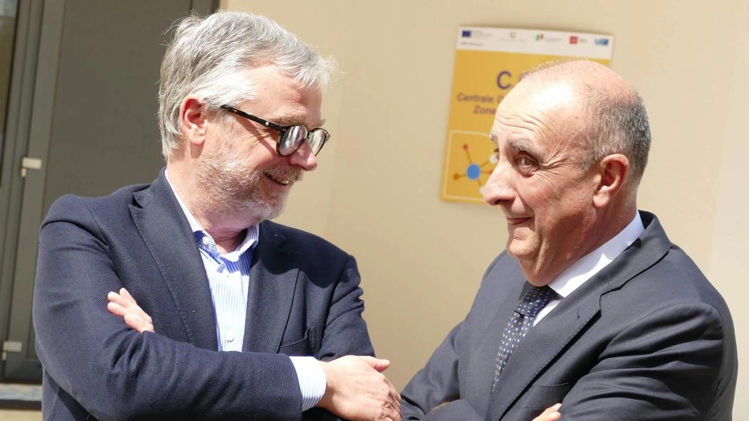 Simone Bezzini, assessore regionale alla sanità, con Antonio D’Urso, dg Asl sud est