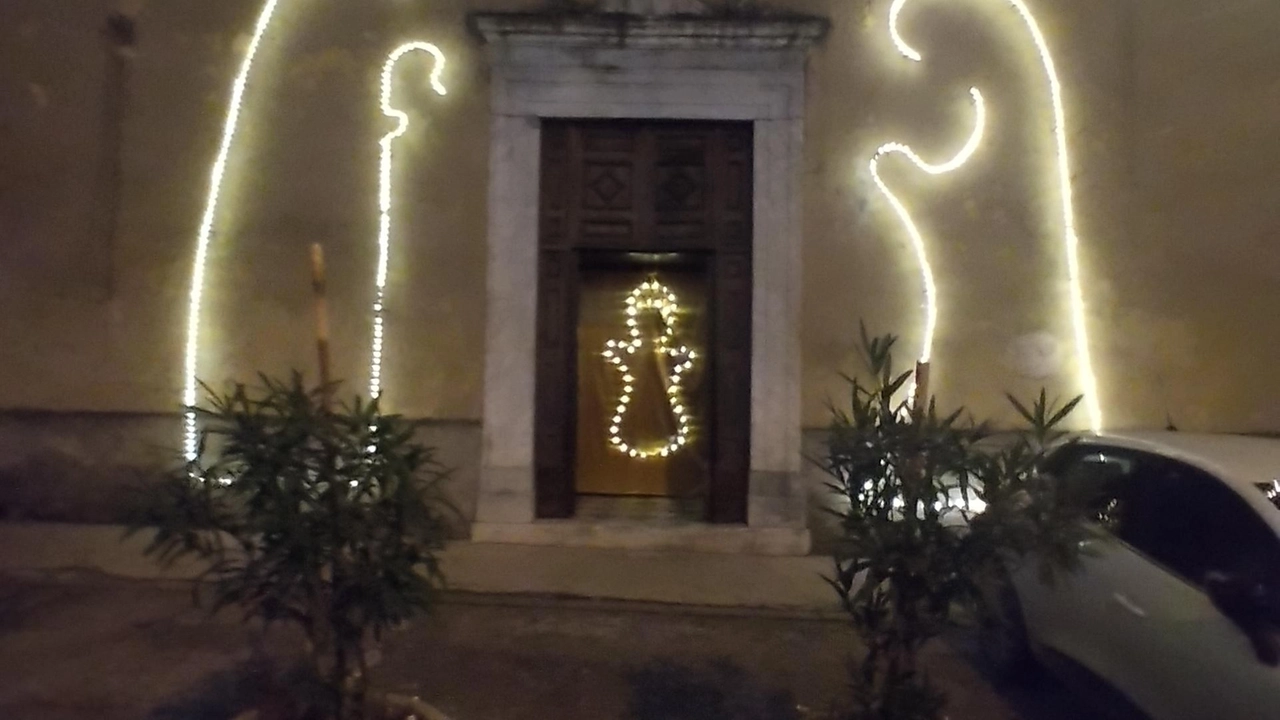 La chiesa parrocchiale di Bedizzano è stata illuminata e valorizzata dai paesani grazie all’impegno della Pro loco per le feste natalizie