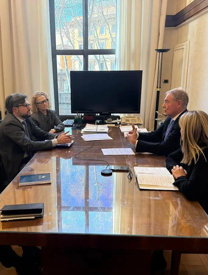 Beko, blitz del sindaco. Incontro con il ministro. Sul tavolo l’affitto del sito di viale Toselli