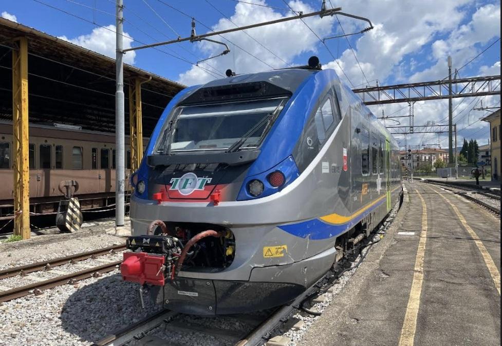 Trasporti e sicurezza: i treni TFT del Gruppo LFI si tingono di rosa