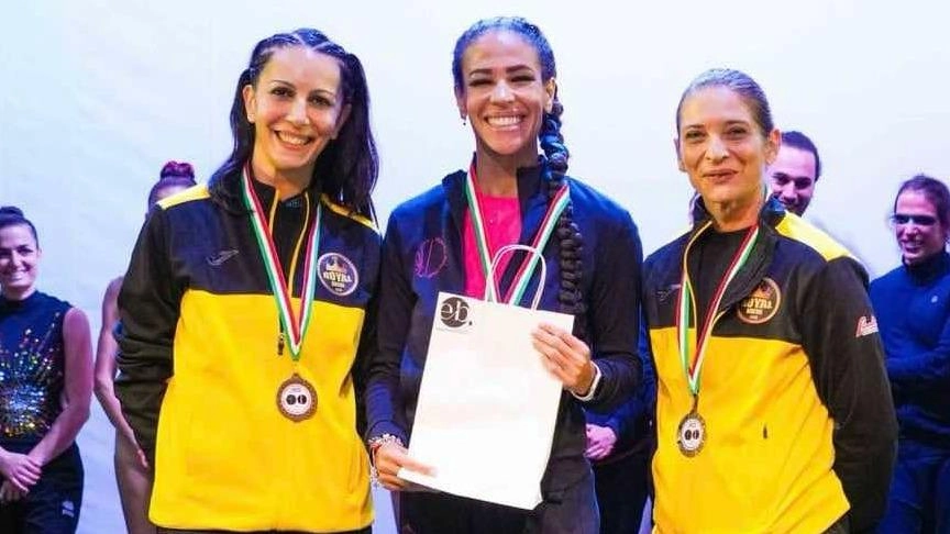 Nella foto a sinistra l’atleta lunigianese Cinzia Bertolucci