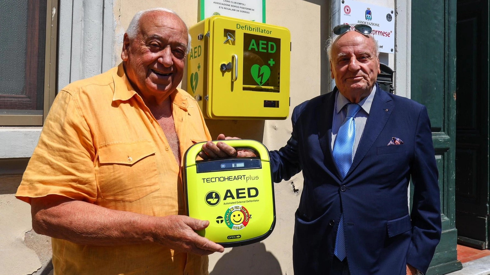 Il Lions Club di Empoli incrementa la cardioprotezione della città con l'installazione di un defibrillatore a Pontorme, grazie alla collaborazione di varie associazioni. La comunità si prepara all'uso con corsi BLSD.
