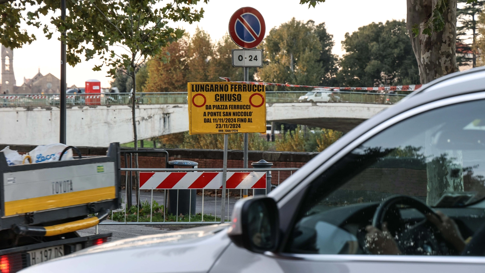 Ponte San Niccolò, chiusura accesso lungarno Ferrucci
