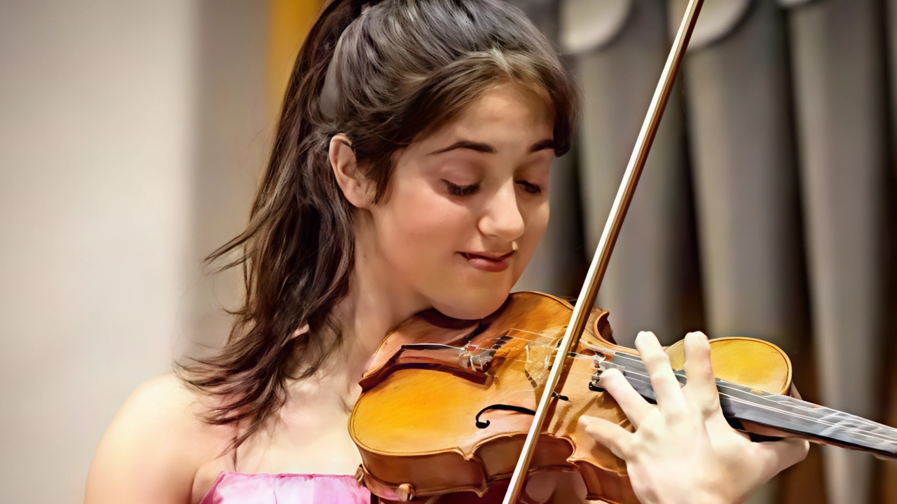 La giovane violinista. Letizia Gullino oggi in concerto