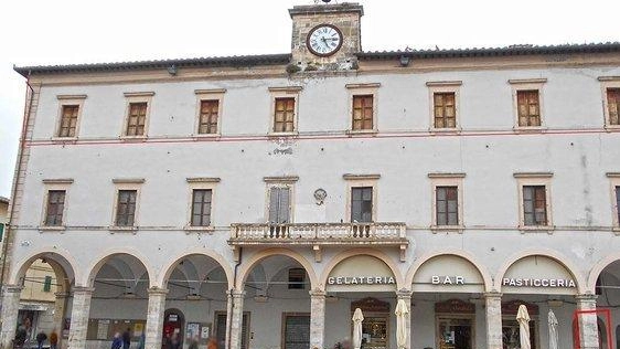 Il Palazzo dell’orologio a Colle Val d’Elsa è finito al centro di un fallimento, il Comune ne chiede ora la riassegnazione