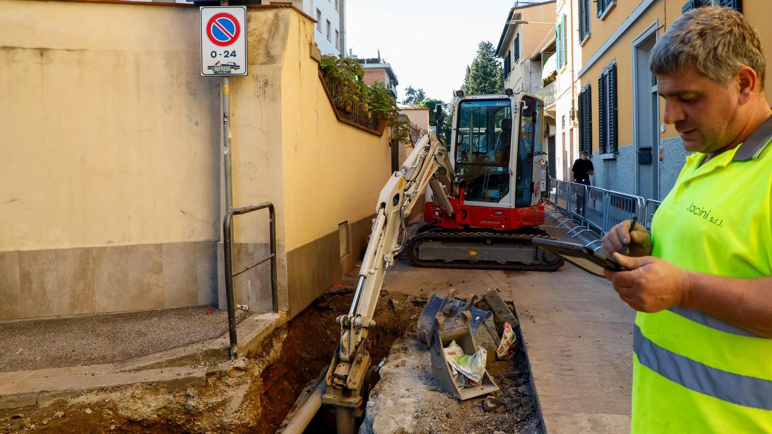 Un cantiere e scoppia il caos. La città spaccata in due. Disagi a Careggi e al Meyer