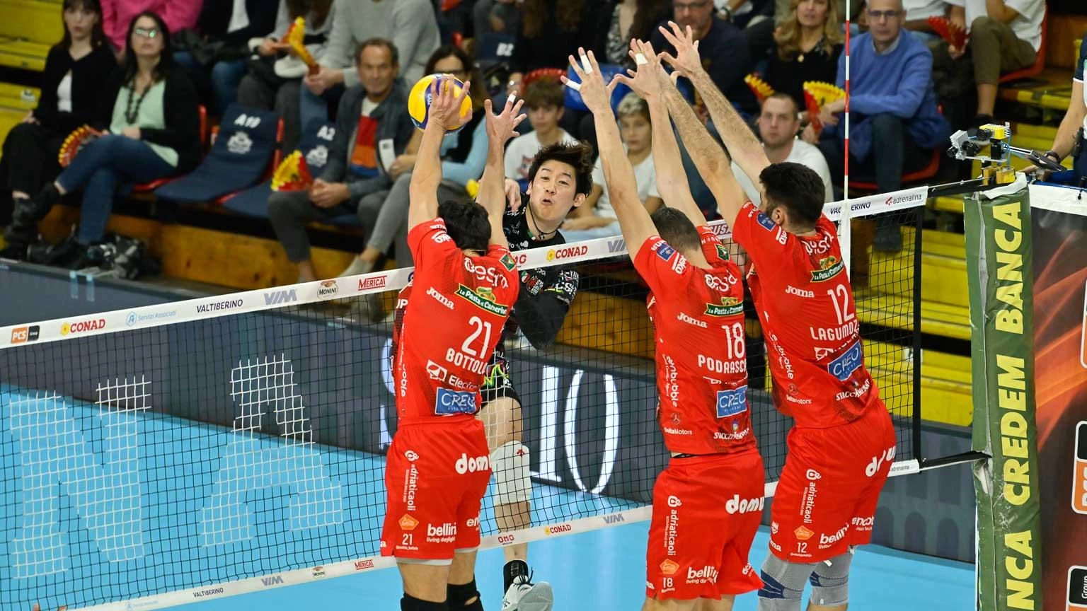 Sir Perugia: contro Civitanova è un’impresa. Sotto di due set, la rimonta e il tie-break vinto