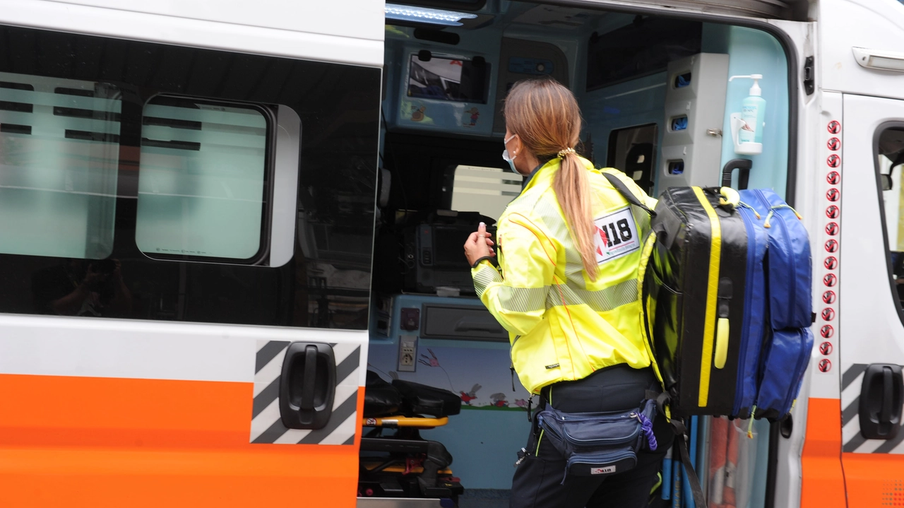 Gravissimo incidente lungo la Fi-Pi-Li: tassista in codice rosso