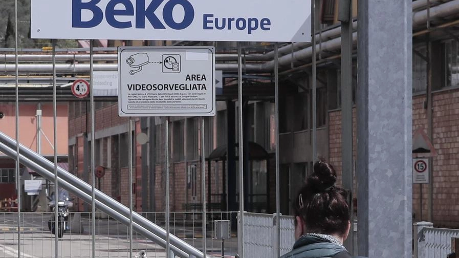 Sciopero di due ore giovedì nello stabilimento Beko Europe a Siena per protestare contro la chiusura di siti produttivi in Polonia e il trasferimento in Turchia, con licenziamenti. Sindacati e lavoratori chiedono intervento del Governo per tutelare l'occupazione.