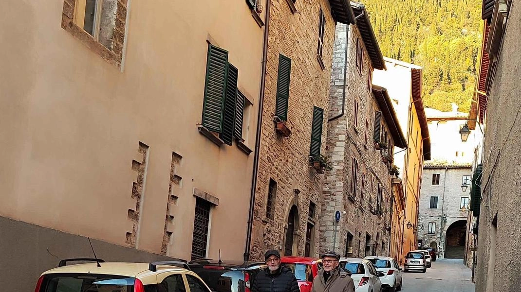 GUBBIO – È stata riaperta ieri, dopo un lunghissimo cantiere, via Fabiani di collegamento tra corso Garibaldi e via Savelli...