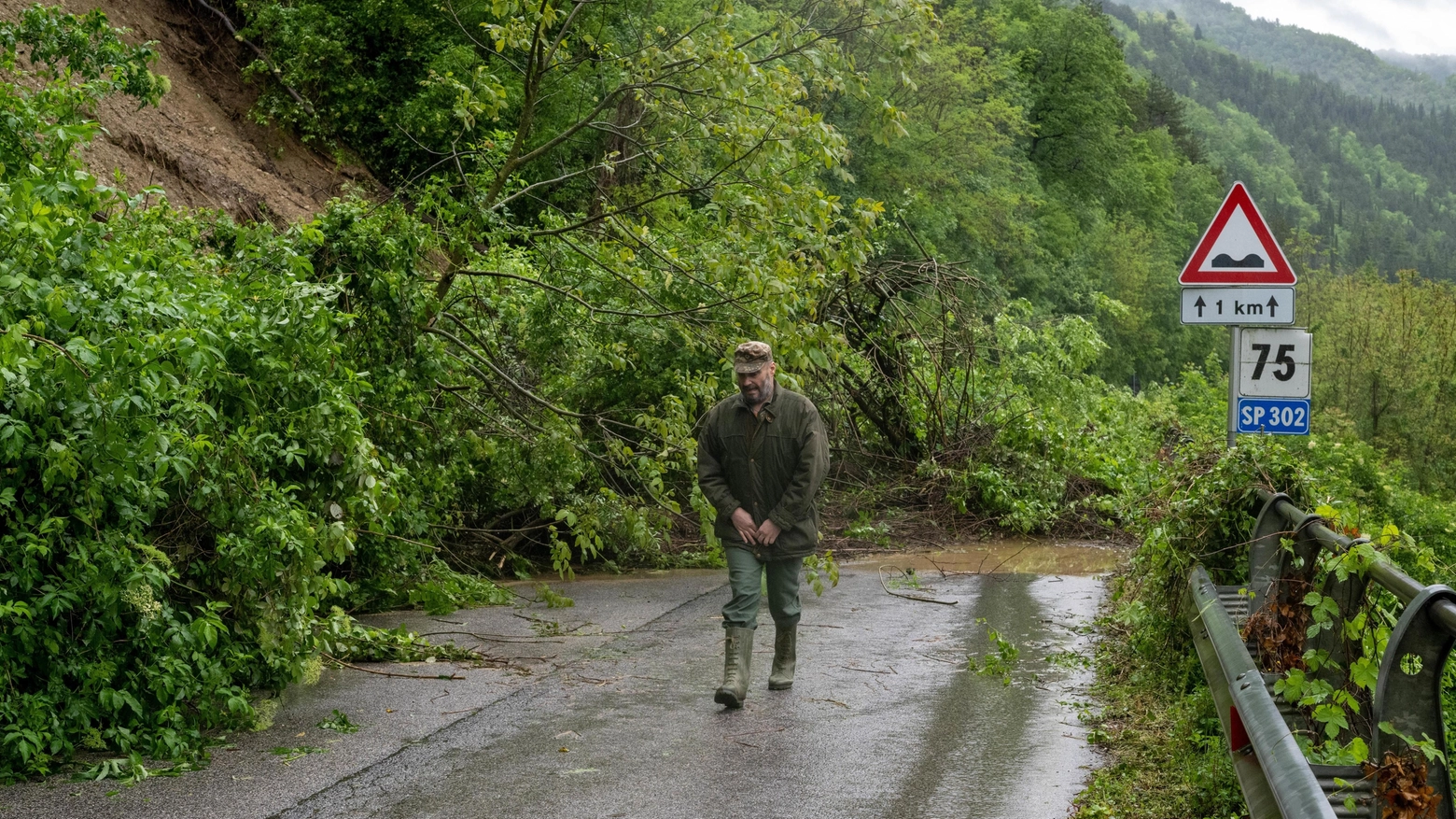 Alluvioni e frane, Mugello ferito. Giani al ministro: "Stato di calamità"