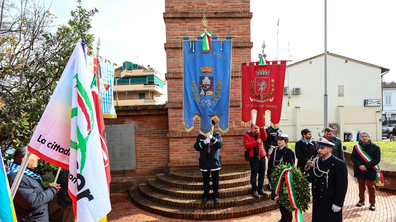 Il monumento ai caduti dell’ex vetreria Taddei di Empoli